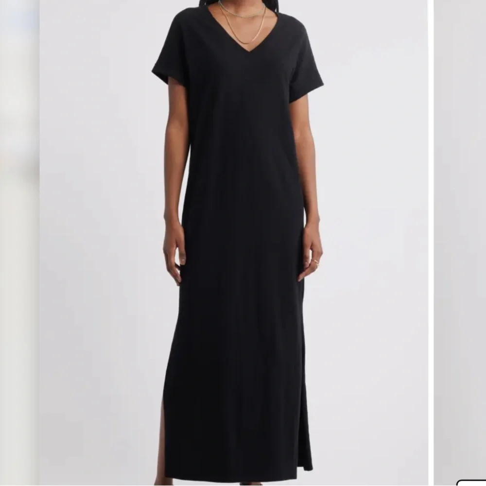 Treasure & Bond Black V-Neck Short Sleeve Maxi Dress - Picture 2 of 9